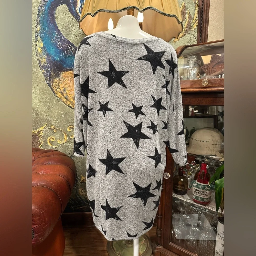EUC Premise Long Sleeve Sweater Gray and Black